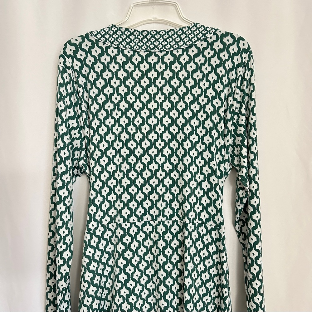 Banana Republic Green & White Geometric Print Wrap Around Jersey Dress sz XL - Picture 10 of 12